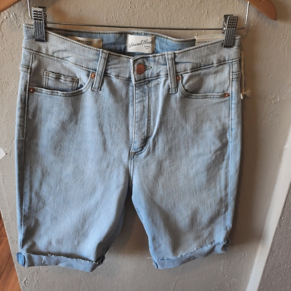 Universal Thread Pants - Women's size 6 Jean Shorts.